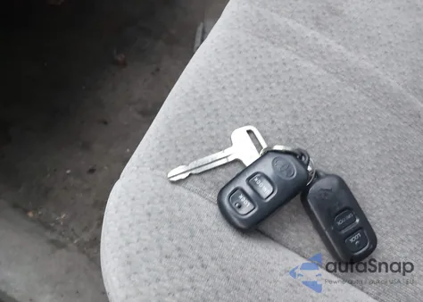 2000 Toyota Camry Le from USA, damaged, VIN JT2BG22K6Y0520688